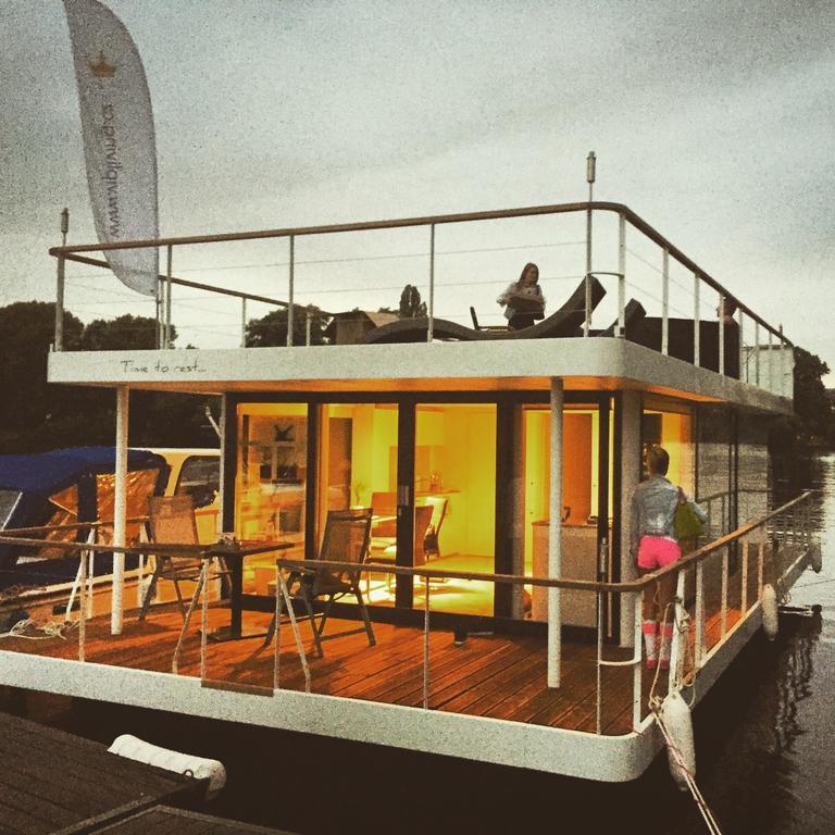 Vipliving Houseboat Hotel Prag Eksteriør billede