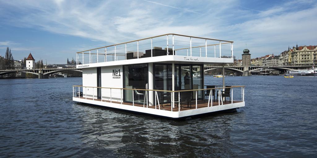 Vipliving Houseboat Hotel Prag Eksteriør billede